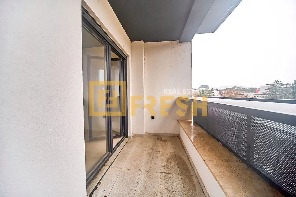 Prodaja, dvosoban stan, 69m², Krivi Most, Podgorica