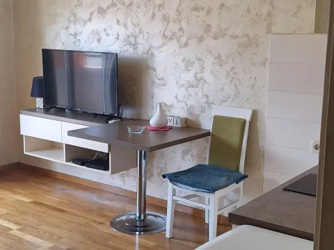Sale, one bedroom apartment, 29m², Stari Aerodrom, Podgorica - image 3