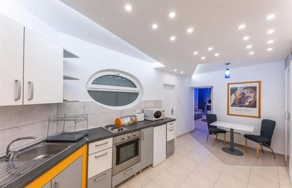 Rent, one bedroom apartment, 42m², Stari Grad, Beograd