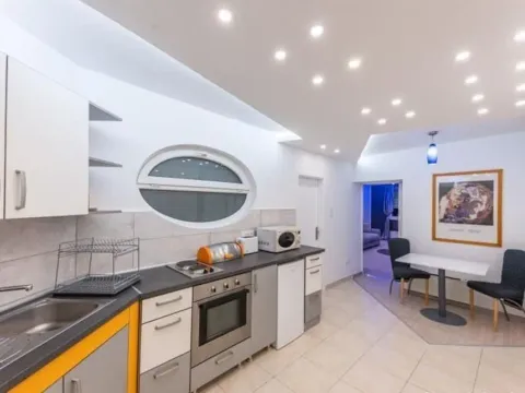 Izdavanje, jednosoban stan, 42m², Stari Grad, Beograd - image 3