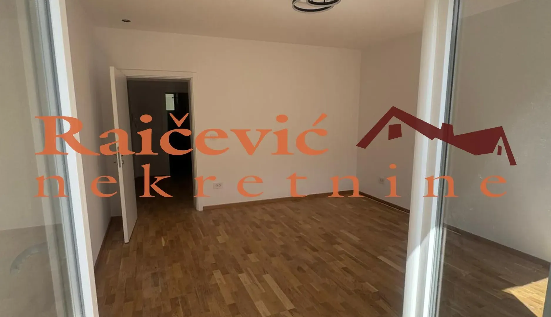 Prodaja, dvosoban stan, 45m², Centar, Požarevac