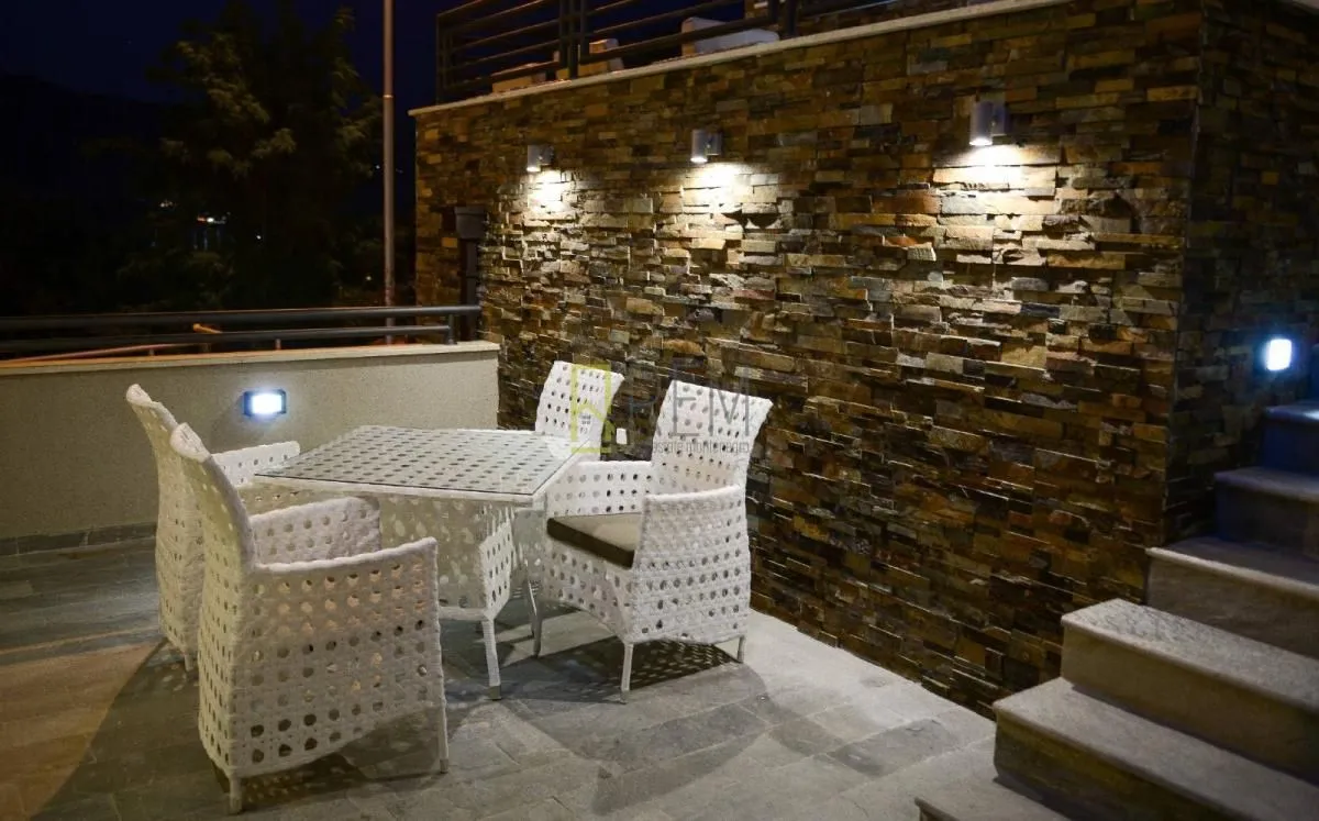 Rent, hospitality venue, 1030m², Centar, Budva