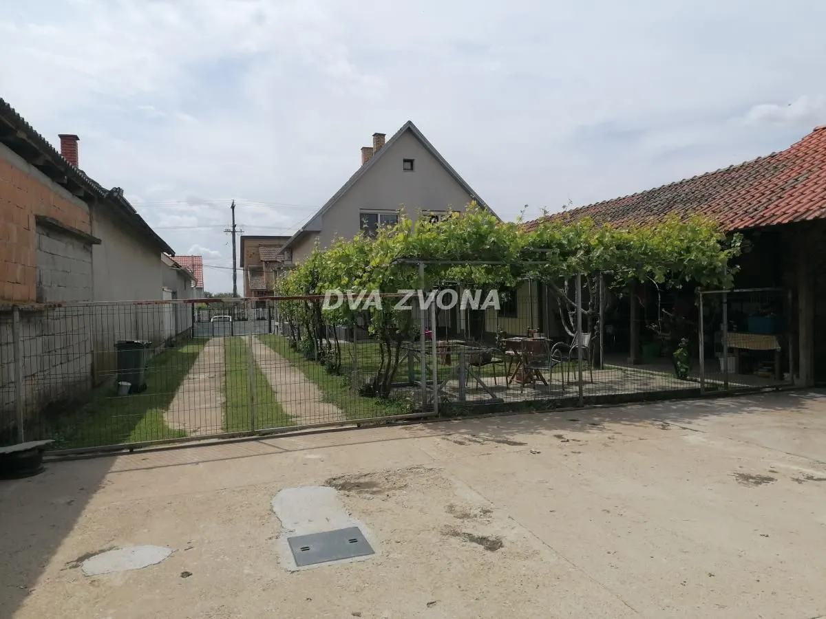 Prodaja, kuća, 216m², Novi Slankamen, Inđija