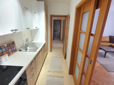 Izdavanje, jednosoban stan, 55m², Dalmatinska ulica, Podgorica - image 7