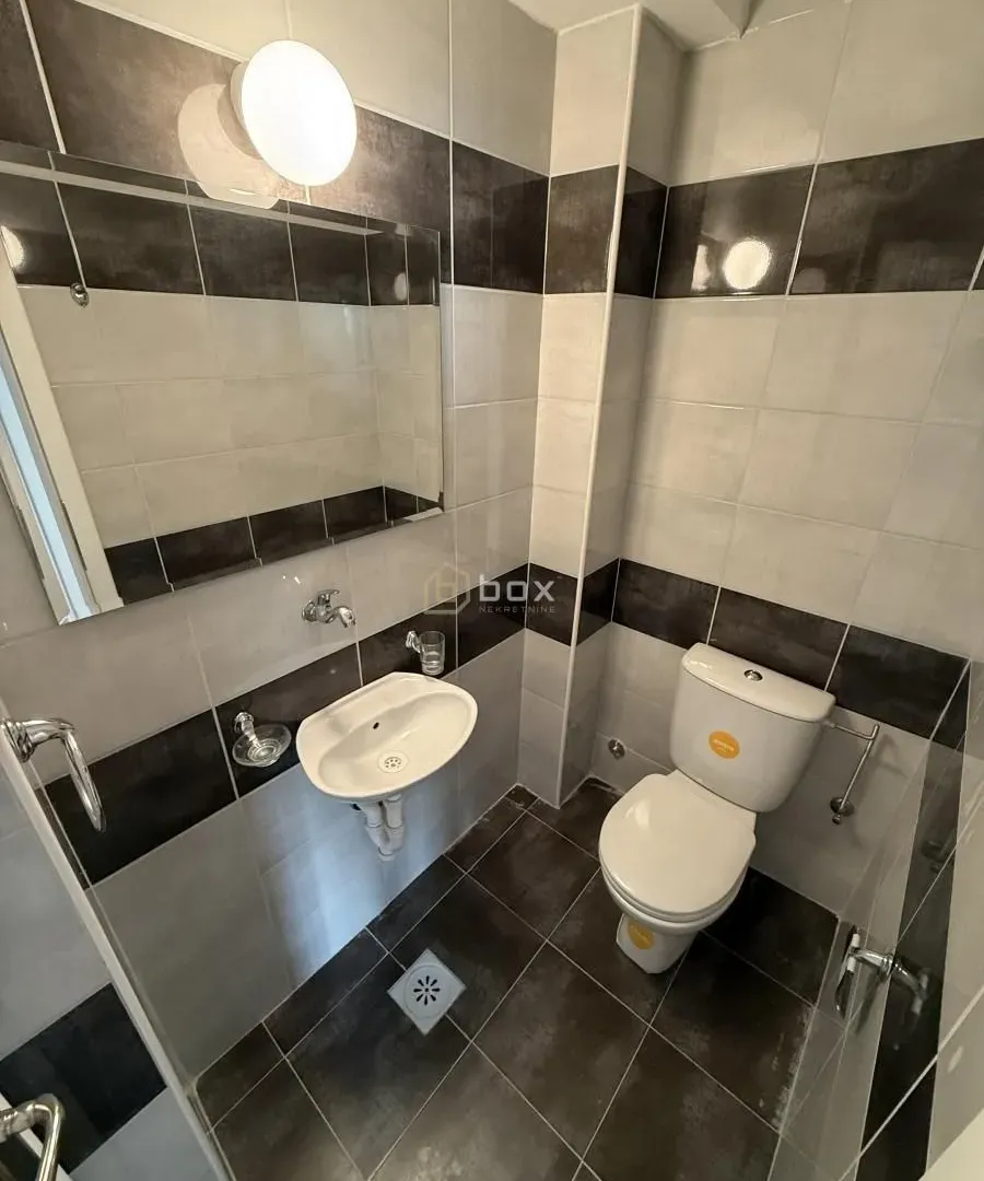 Izdavanje, dvosoban stan, 65m², Medijana, Niš