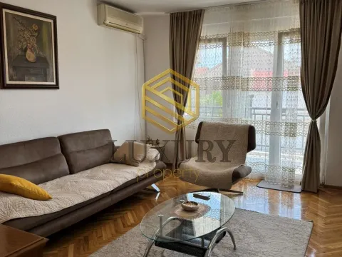 Izdavanje, dvosoban stan, 75m², Gornja Gorica, Podgorica - image 1