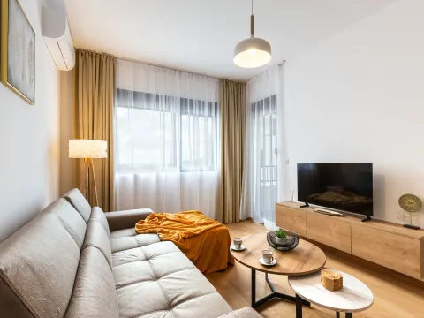 Rent, one bedroom apartment, 42m², Bečići, Budva - image 4