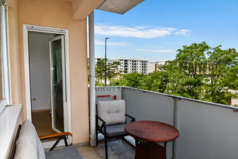 Rent, two bedroom apartment, 70m², City Kvart, Podgorica - image 9