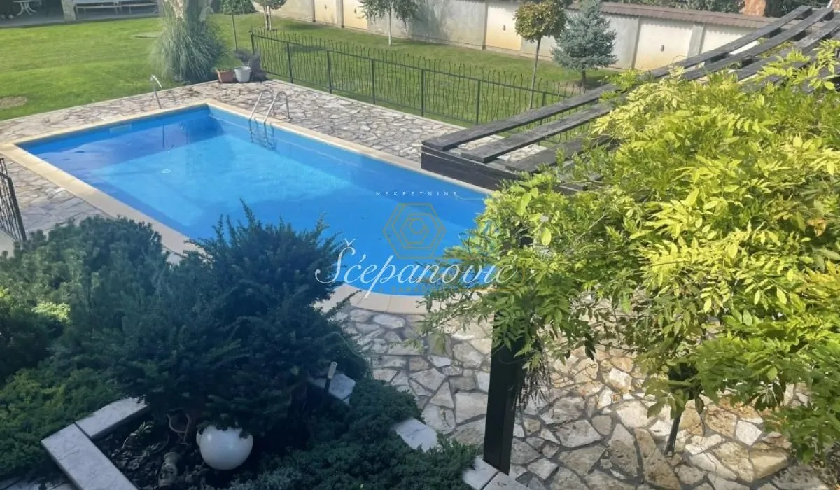Prodaja, kuća, 370m², Adice, Novi Sad Sve Podlokacije