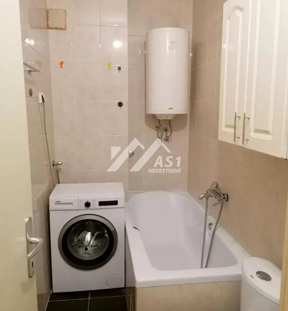 Izdavanje, jednosoban stan, 45m², Centar, Novi Sad