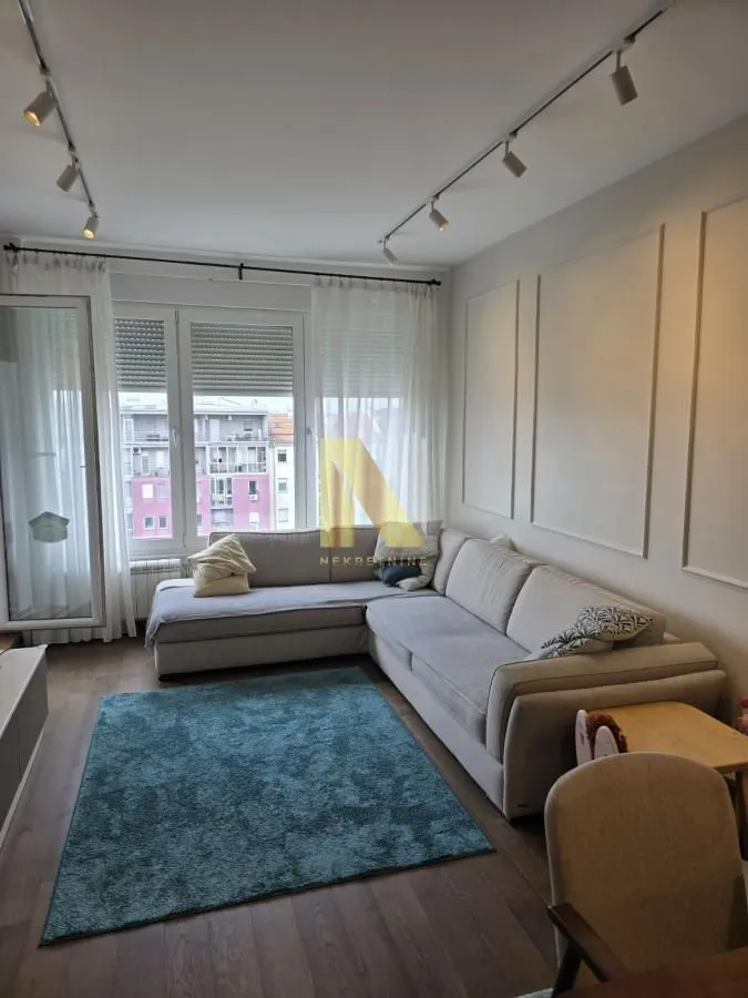 Prodaja, trosoban stan, 67m², Adamovićevo Naselje, Novi Sad Sve Podlokacije