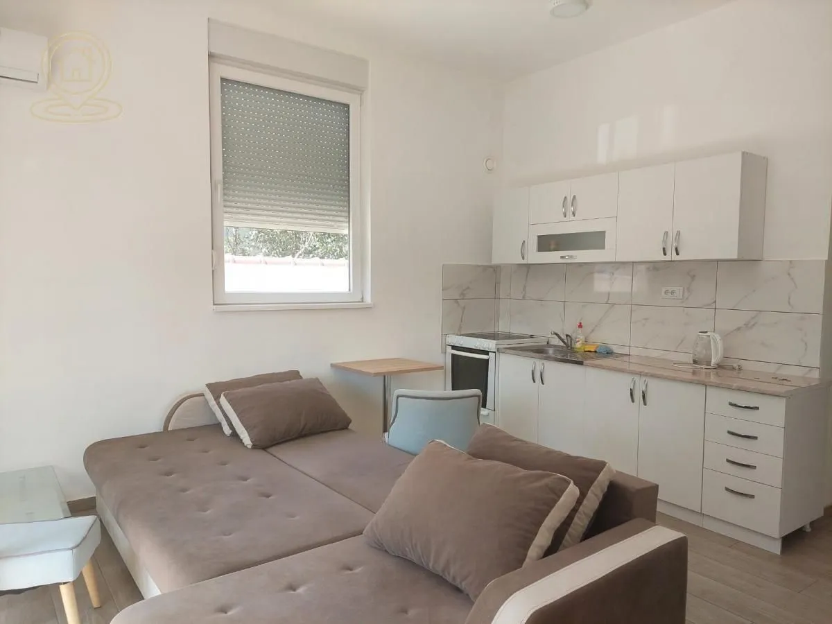 Izdavanje, garsonjera, 29m², Adice, Novi Sad Sve Podlokacije