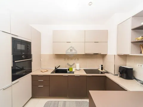 Prodaja, dvosoban stan, 64m², City Kvart, Podgorica - image 6