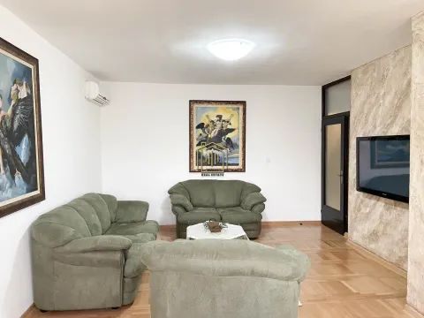 Sale, two bedroom apartment, 80m², Stari Aerodrom, Podgorica - image 3