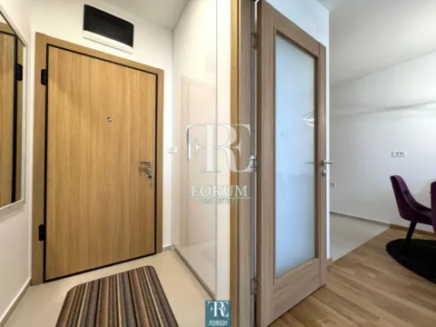 Izdavanje, jednosoban stan, 50m², City Kvart, Podgorica - image 6