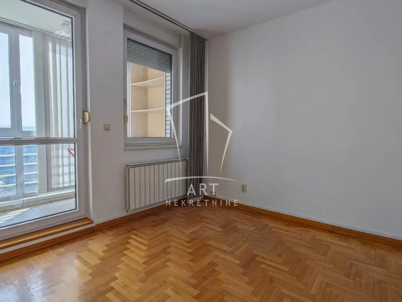 Sale, four bedroom apartment, 137m², Novi Beograd Blok 22, Novi Beograd Sve Podlokacije