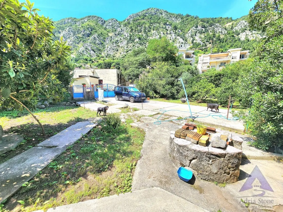 Sale, office space, 77m², Škaljari, Kotor