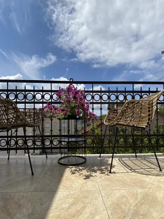 Izdavanje, jednosoban stan, 35m², Seljanovo, Tivat