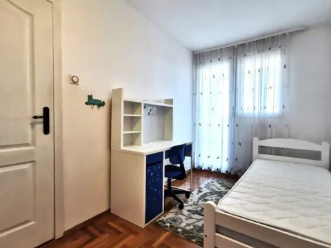 Izdavanje, stan, 105m², Blok 5, Podgorica - image 16