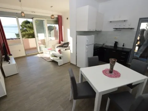 Izdavanje, dvosoban stan, 70m², Kumbor, Herceg Novi - image 8