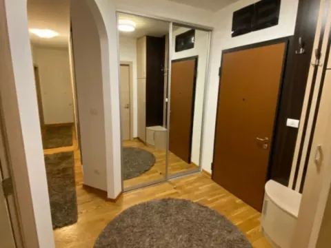 Izdavanje, trosoban stan, 120m², City Kvart, Podgorica - image 6