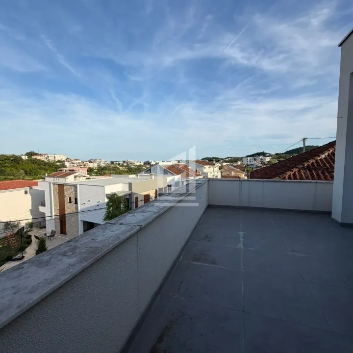 Prodaja, kuća, 189m², Kodre, Ulcinj