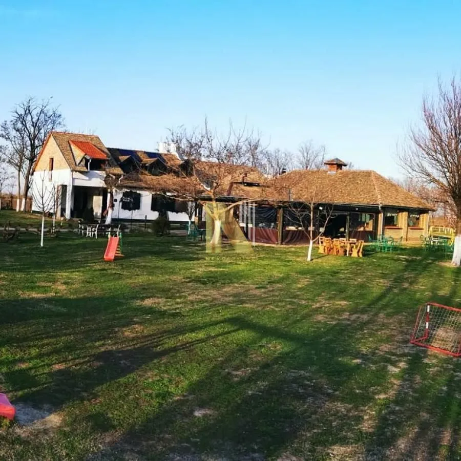 Prodaja, kuća, 230m², Srbobran, Novi Sad