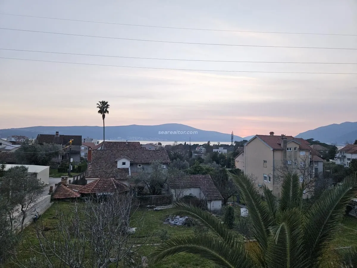 Prodaja, kuća, 220m², Centar, Tivat