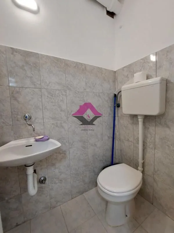 Izdavanje, trosoban stan, 68m², Poštanska Štedionica, Palilula Sve Podlokacije
