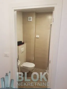 Izdavanje, jednosoban stan, 47m², City Kej, Podgorica - image 4