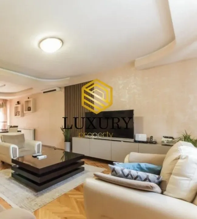 Izdavanje, kuća, 330m², Gorica C, Podgorica