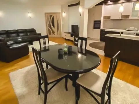 Izdavanje, trosoban stan, 120m², City Kvart, Podgorica - image 4