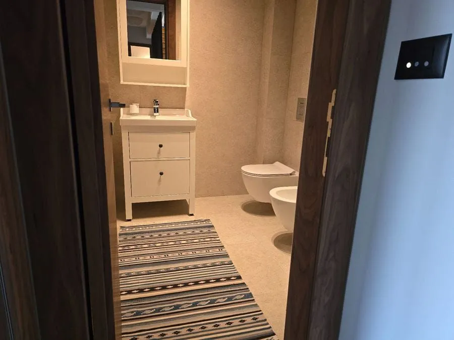 Prodaja, četvorosoban stan, 139m², Dobrota, Kotor