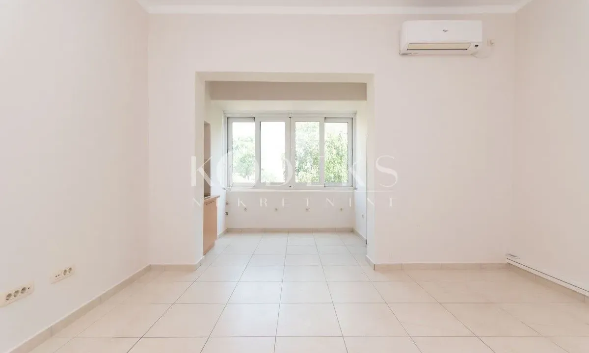 Izdavanje, poslovni prostor, 91m², Centar, Podgorica