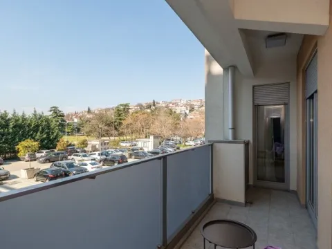 Izdavanje, trosoban stan, 110m², Preko Morače, Podgorica - image 13