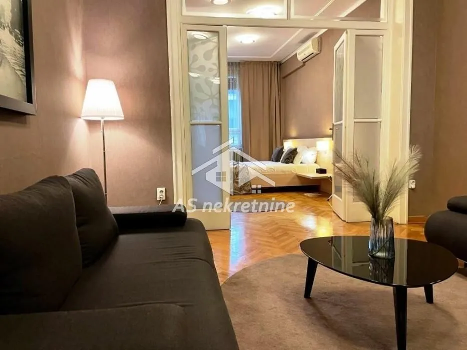 Izdavanje, stan, 58m², Stari Grad, Beograd