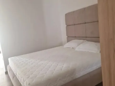 Izdavanje, garsonjera, 46m², Gradiošnica, Tivat - image 7