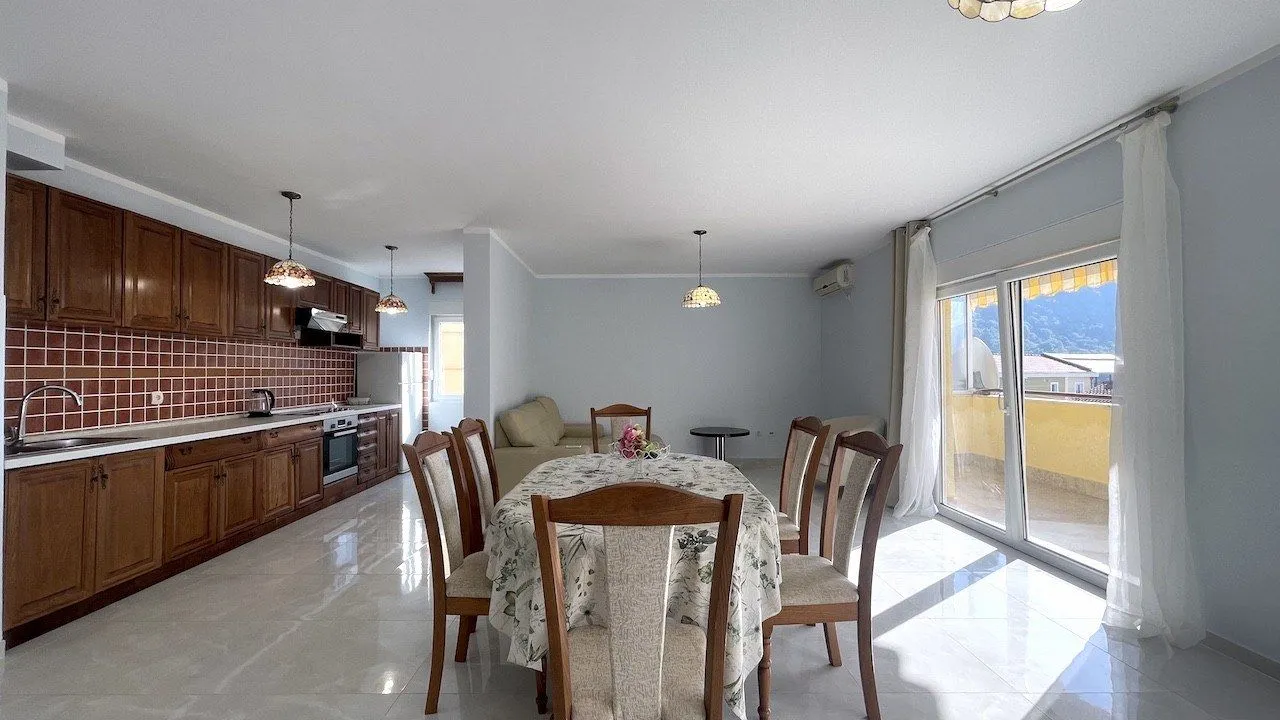 Prodaja, trosoban stan, 138m², Lazi, Budva