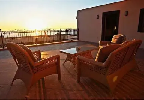 Izdavanje, kuća, 153m², Krimovica, Kotor - image 12