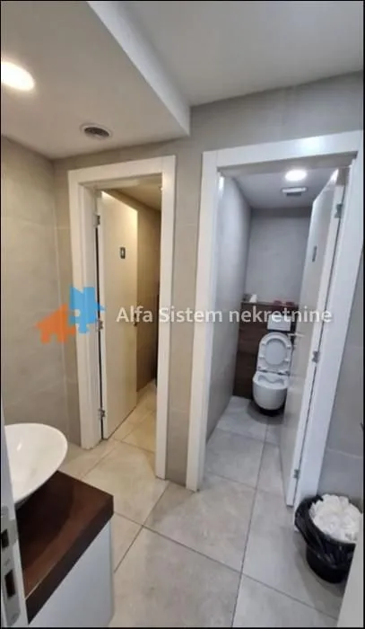 Rent, office space, 250m², Karaburma, Palilula Sve Podlokacije