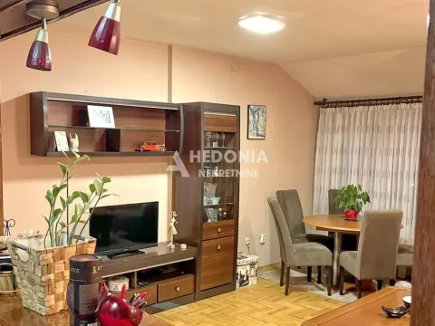 Prodaja, trosoban stan, 68m², Čukarička Padina, Beograd - image 1