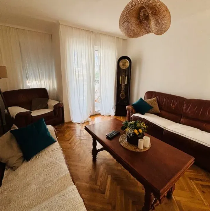 Izdavanje, jednosoban stan, 50m², Budva, Crna Gora