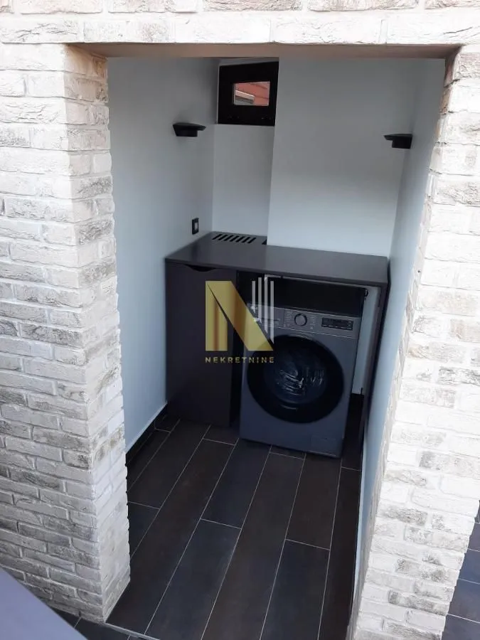 Prodaja, četvorosoban stan, 176m², Centar, Novi Sad