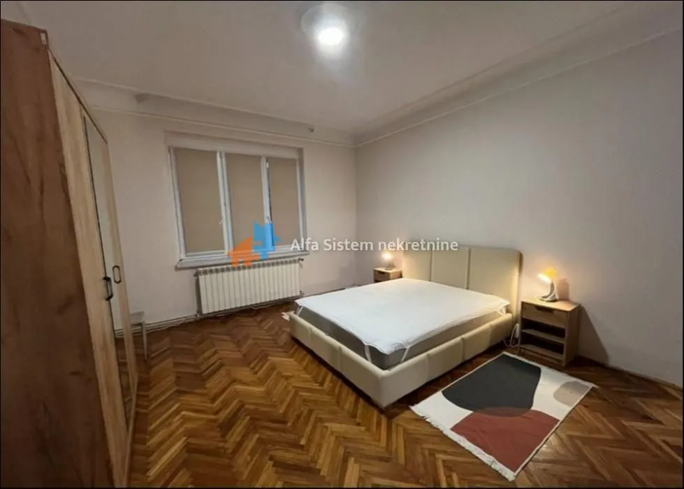 Izdavanje, trosoban stan, 120m², Stari Grad, Beograd