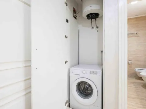 Izdavanje, jednosoban stan, 44m², Centar, Budva - image 8