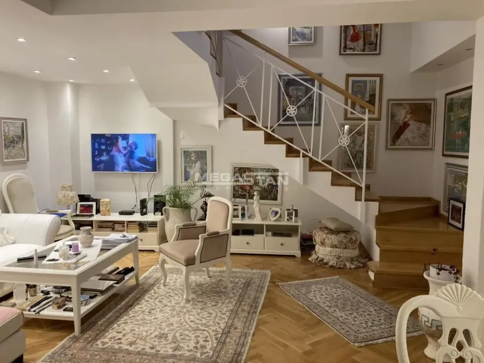 Izdavanje, trosoban stan, 110m², Vukov Spomenik, Zvezdara Sve Podlokacije
