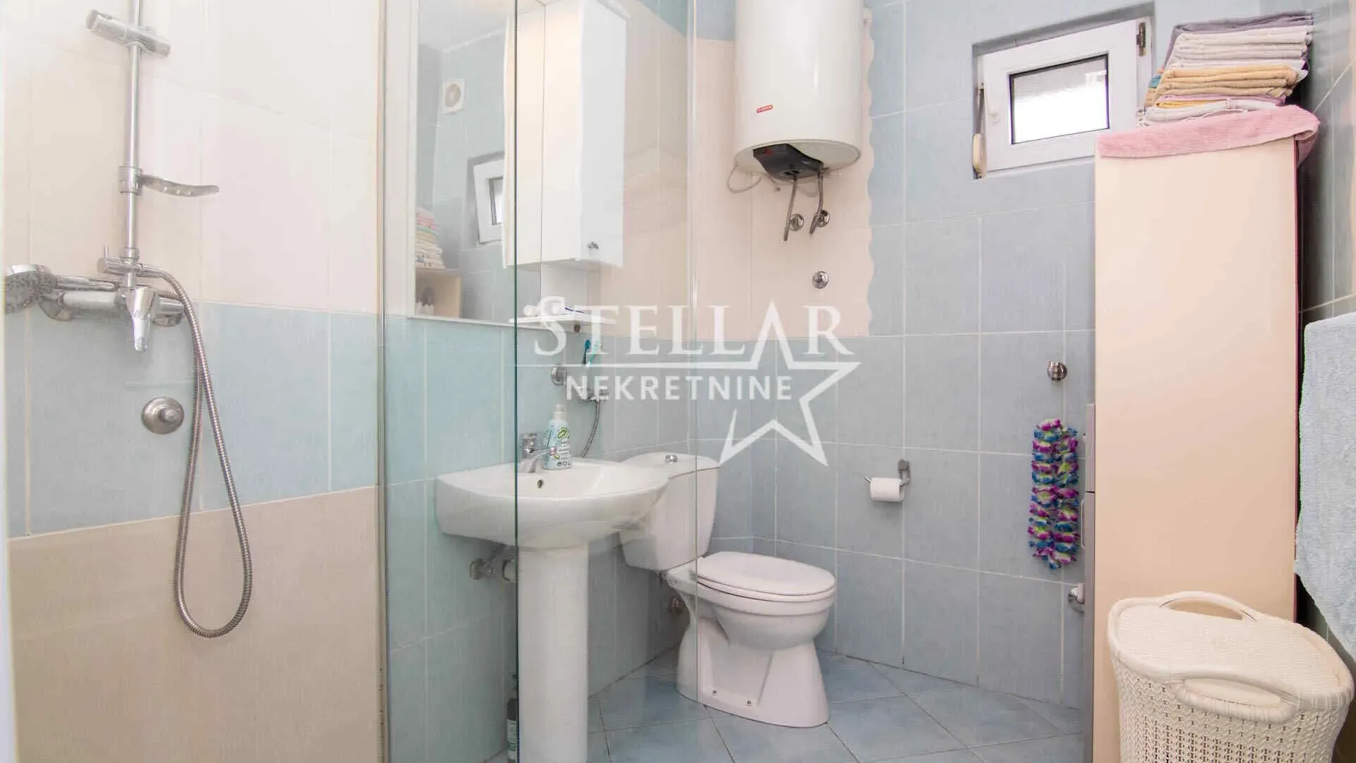 Rent, house, 300m², Donji Kokoti, Podgorica