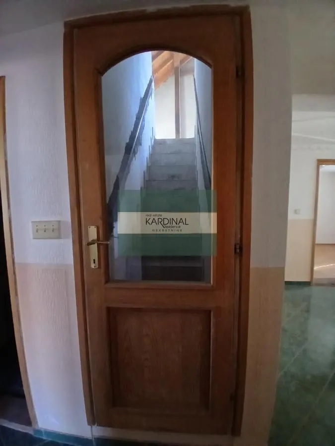 Sale, house, 536m², XI Kongres, Paraćin