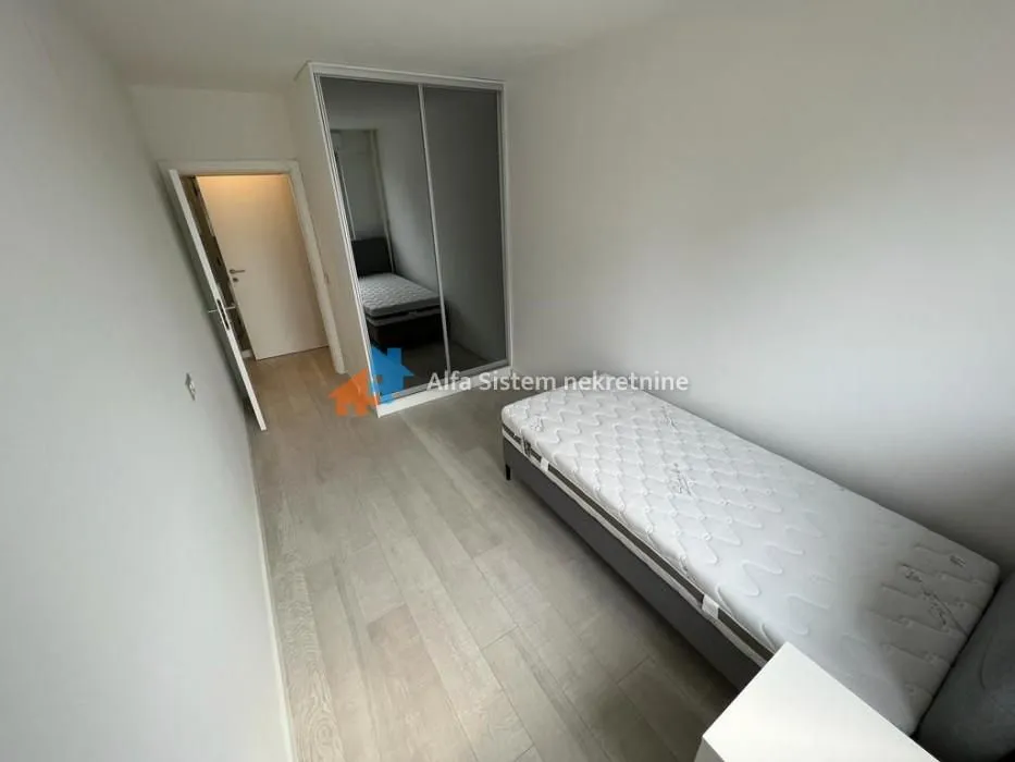 Izdavanje, trosoban stan, 69m², Sarajevska, Beograd