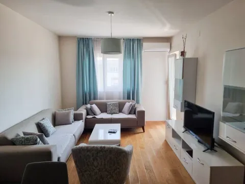 Izdavanje, jednosoban stan, 50m², Central Point, Podgorica - image 5